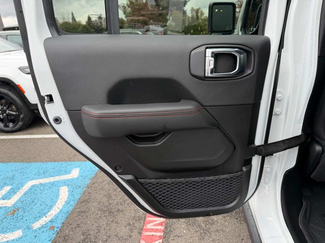 2026 Jeep Gladiator Rubicon - Image 28