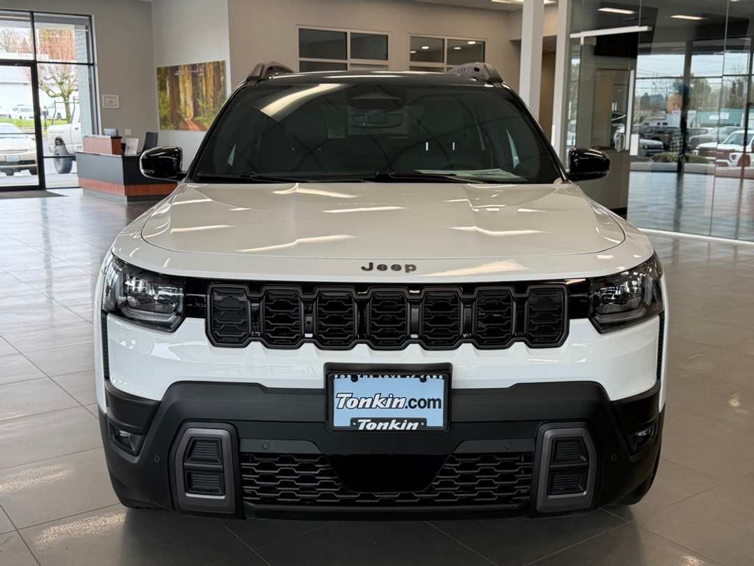 2026 Jeep Cherokee Overland - Image 3