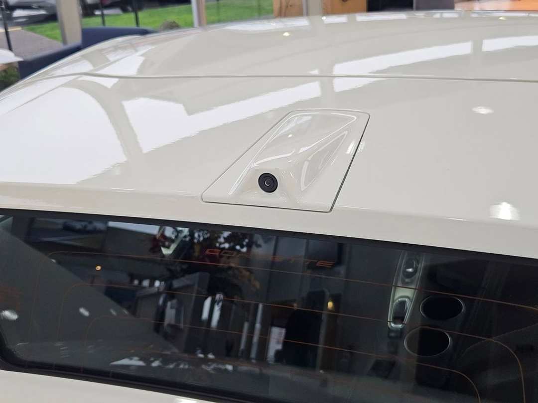 2026 Chevrolet Corvette Stingray - Image 40