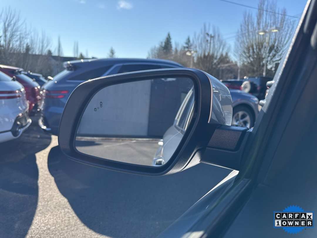 2025 Hyundai Venue SEL - Image 29