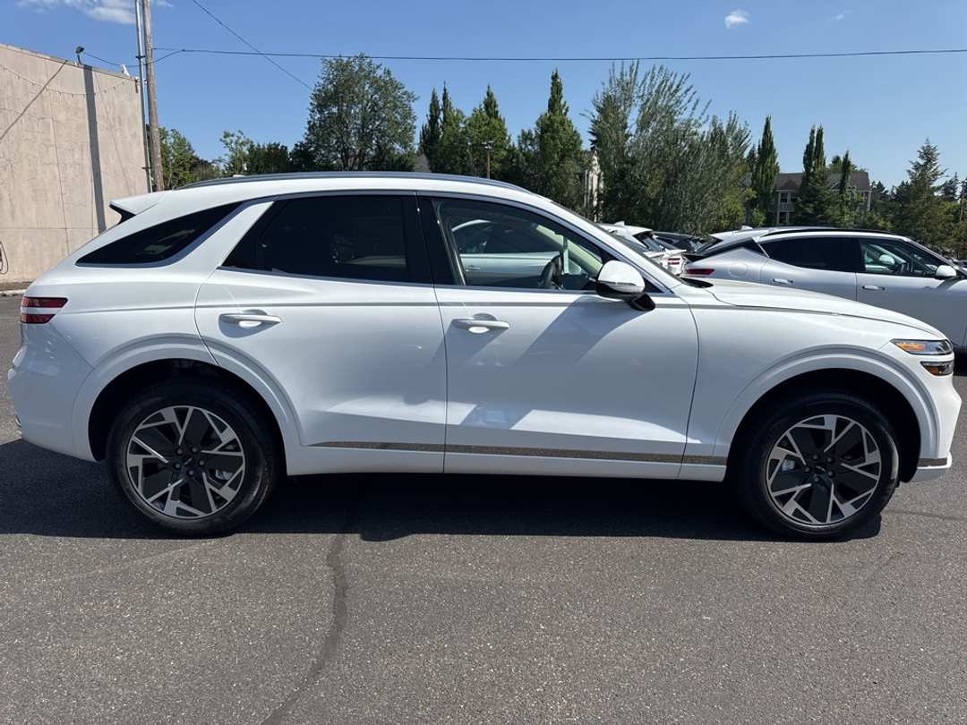 2026 Genesis Electrified Gv70 - Image 8