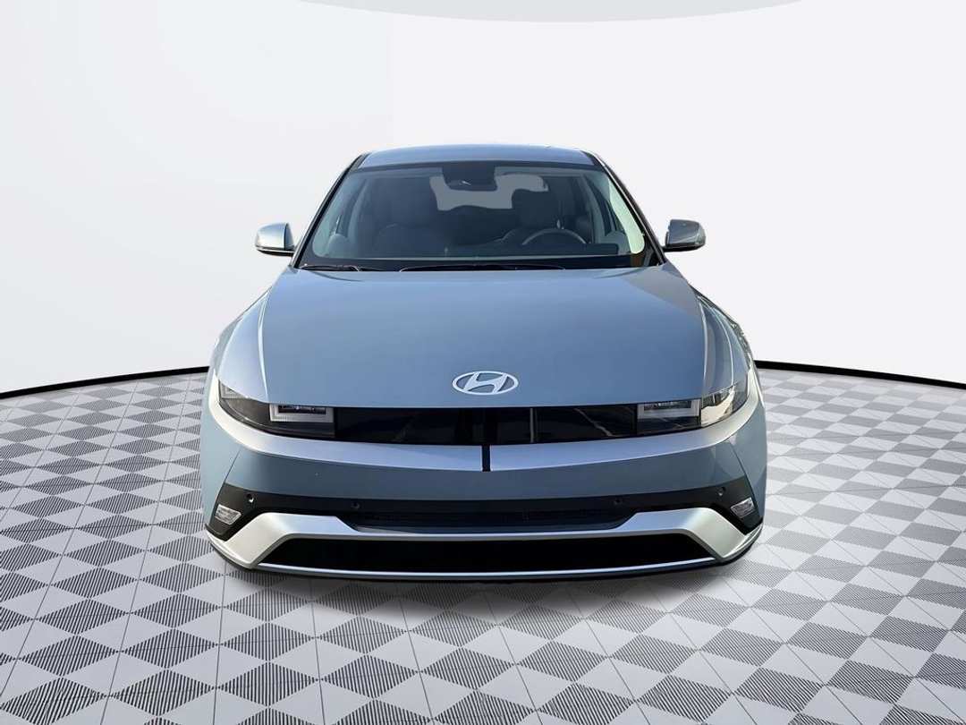2026 Hyundai Ioniq 5 SEL - Image 3