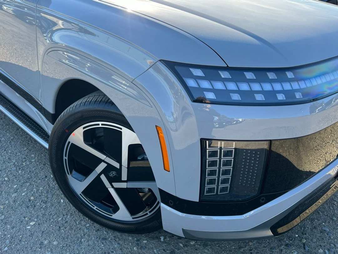 2026 Hyundai Ioniq 9 Performance Calligraphy - Image 2