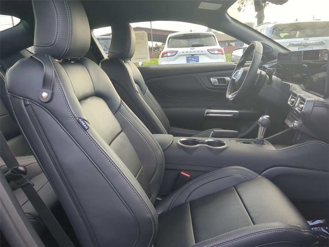 2025 Ford Mustang GT Premium - Image 29