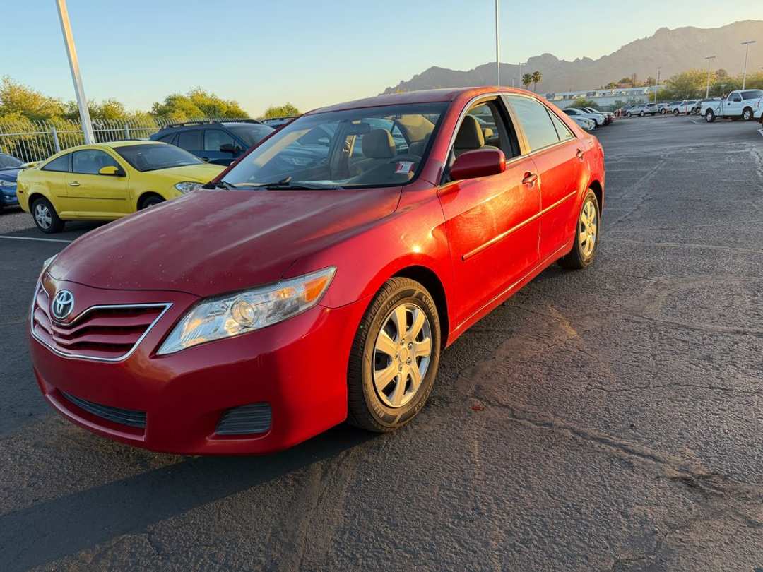 2010 Toyota Camry LE - Image 3