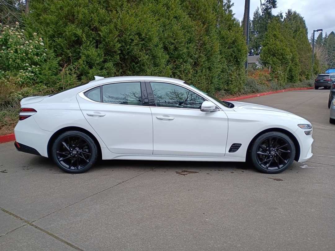 2022 Genesis G70 2.0T - Image 3