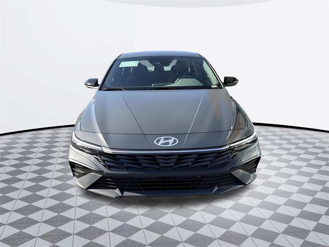 2026 Hyundai Elantra SEL Sport - Image 3