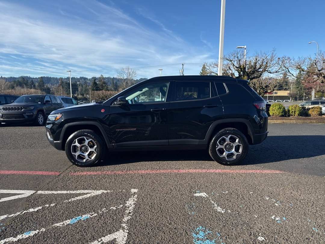 2022 Jeep Compass Trailhawk - Image 4