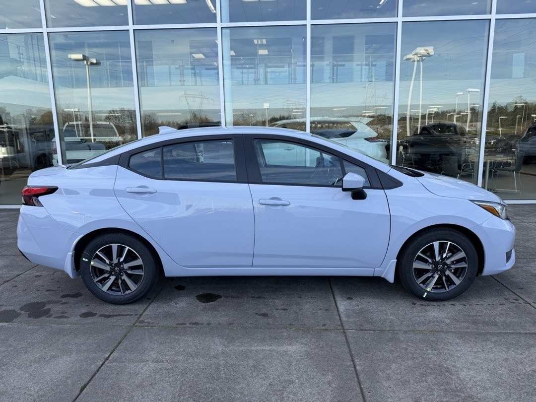 2025 Nissan Versa 1.6 SV - Image 13