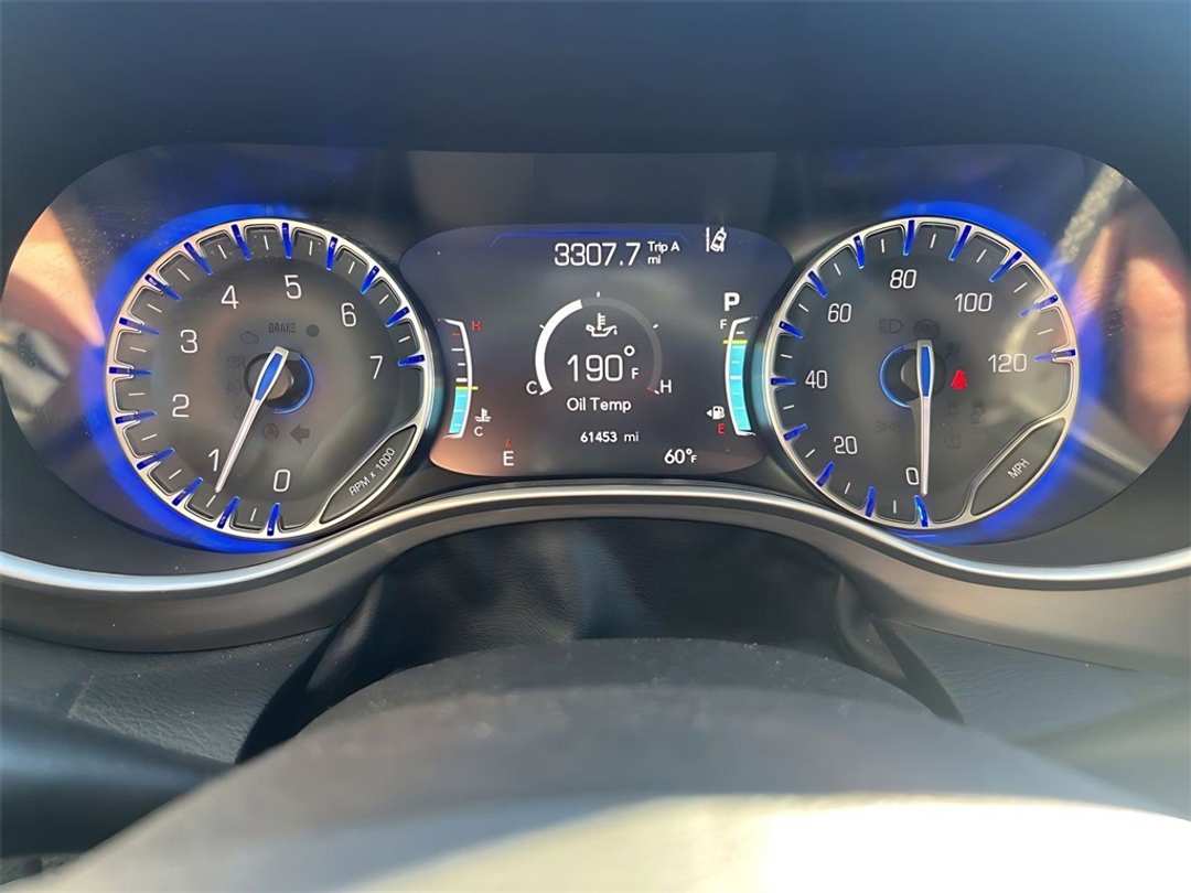 2023 Chrysler Pacifica Touring L - Image 15