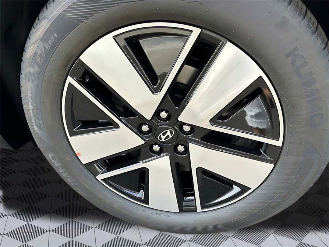 2026 Hyundai Ioniq 9 SEL - Image 9