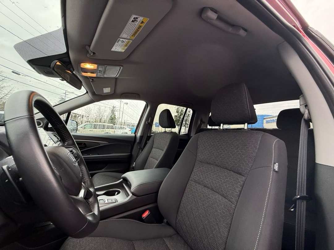 2025 Honda Ridgeline Sport - Image 30