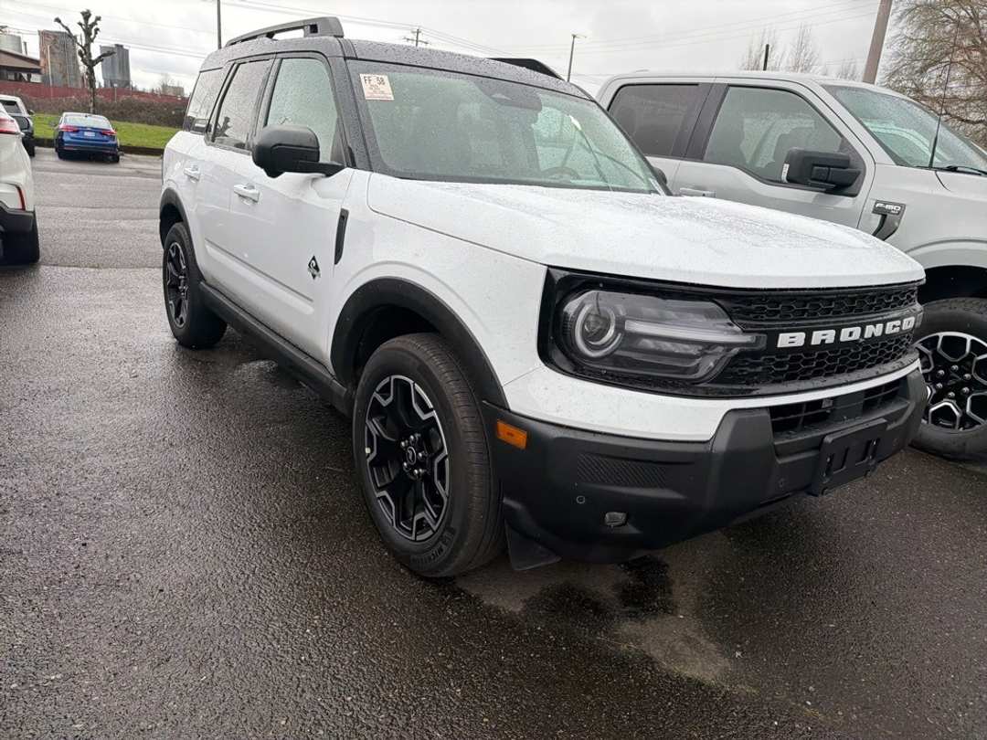 2025 Ford Bronco Sport Outer Banks - Image 3