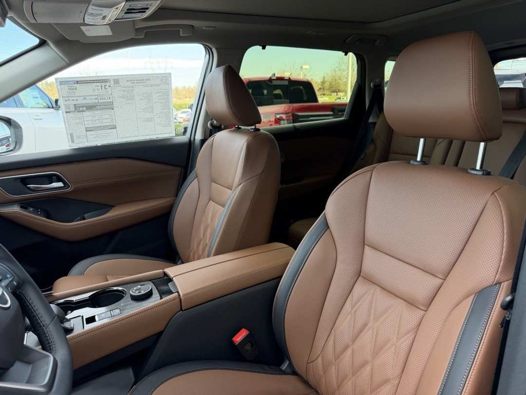 2026 Nissan Rogue Platinum - Image 15