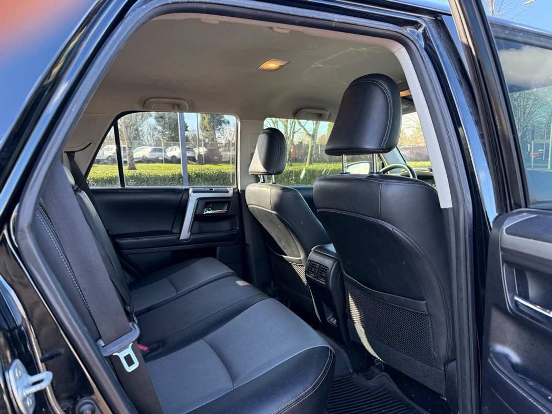 2020 Toyota 4Runner SR5 Premium - Image 21