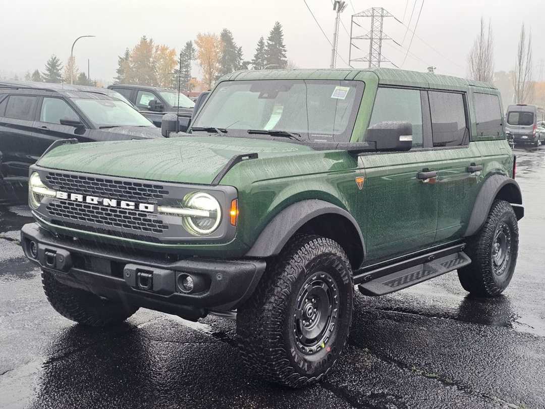 2025 Ford Bronco Badlands - Image 3