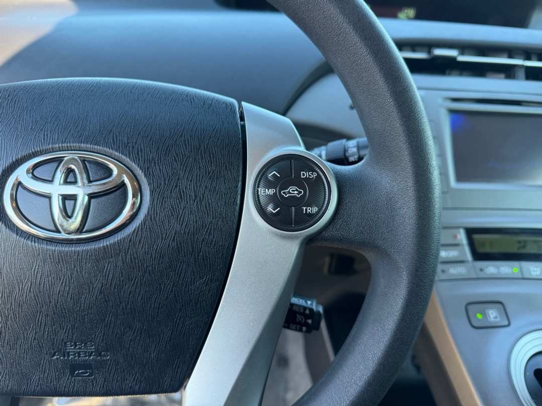 2015 Toyota Prius Two - Image 16