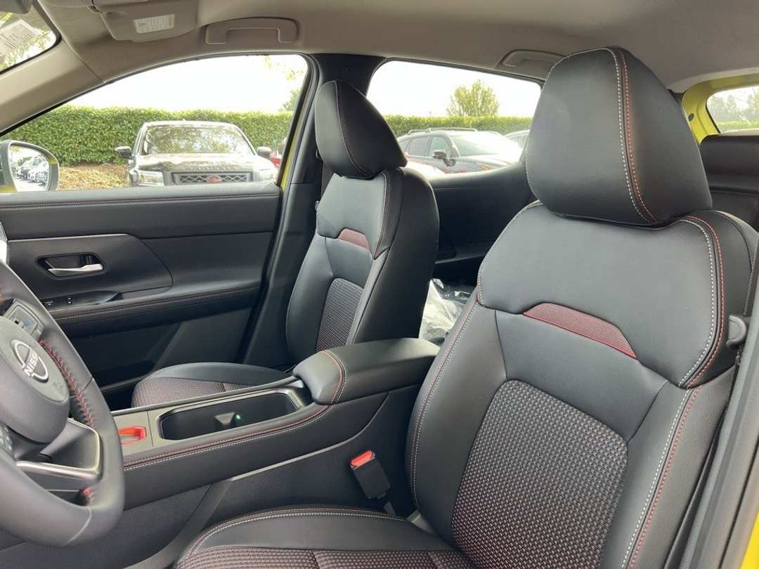 2026 Nissan Kicks SR - Image 12