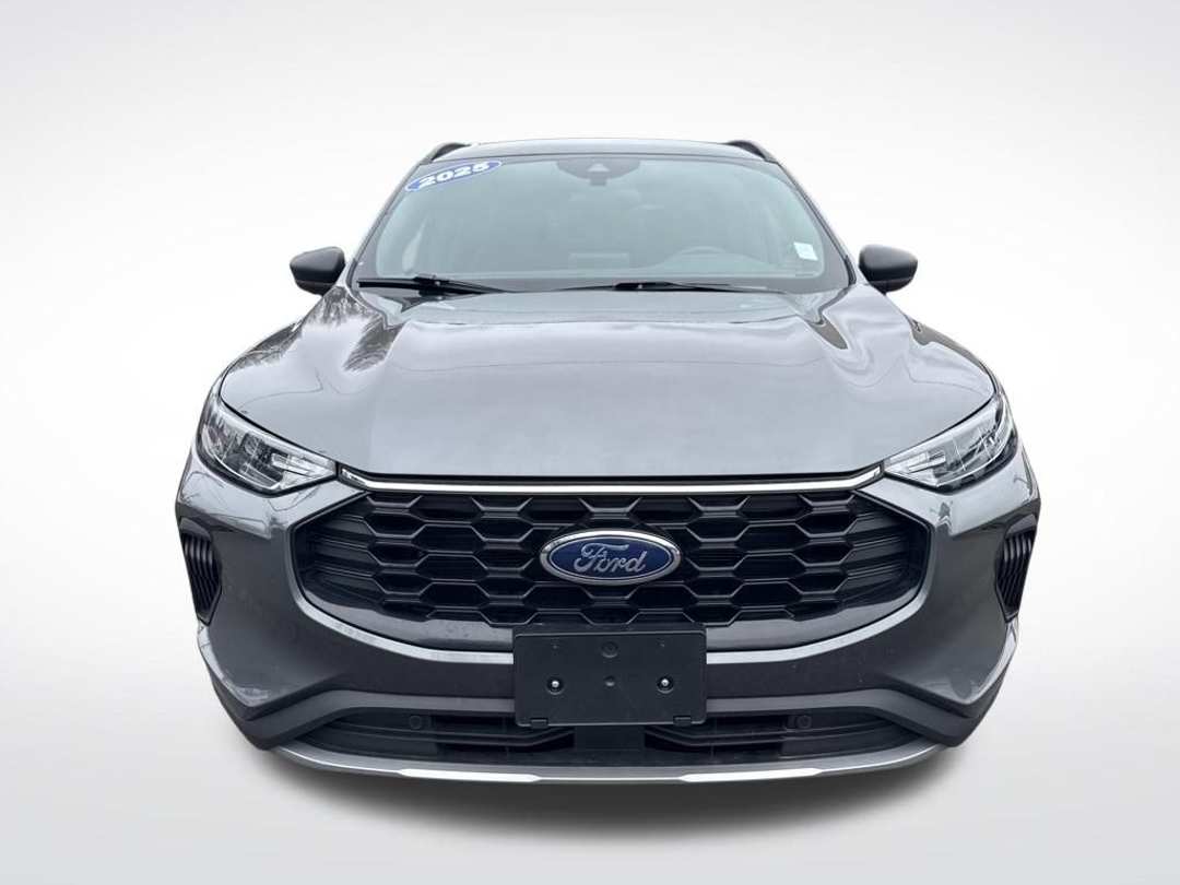 2025 Ford Escape STLine - Image 2
