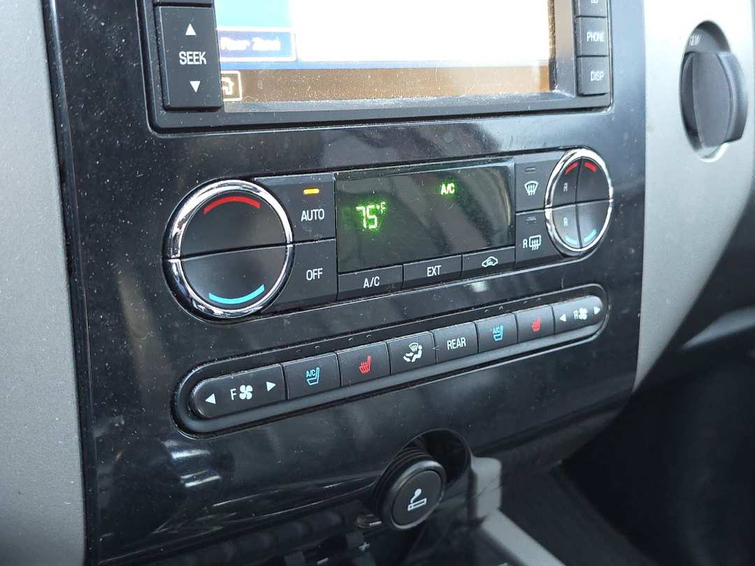 2013 Ford Expedition El Limited - Image 21