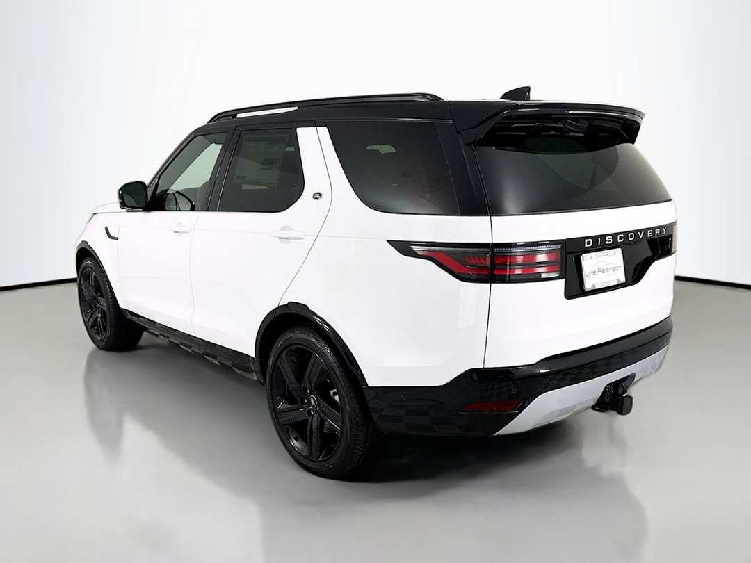 2026 Land Rover Discovery - Image 3