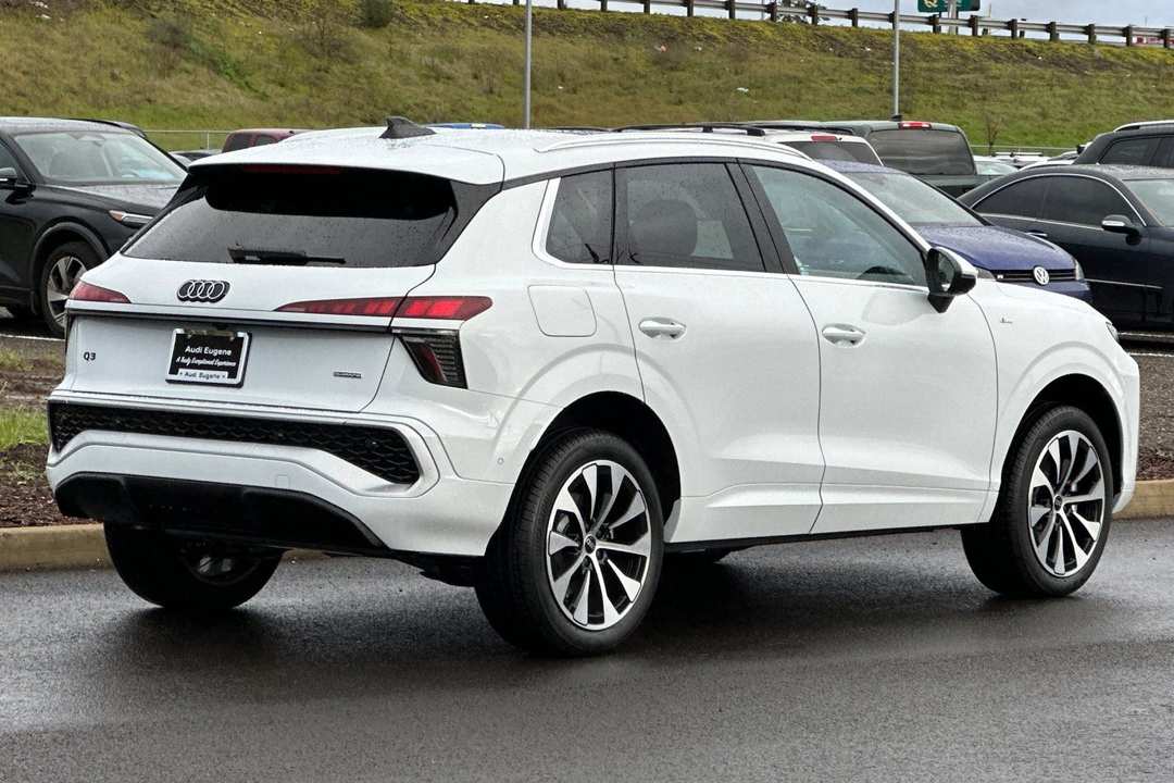 2026 Audi Q3 - Image 3
