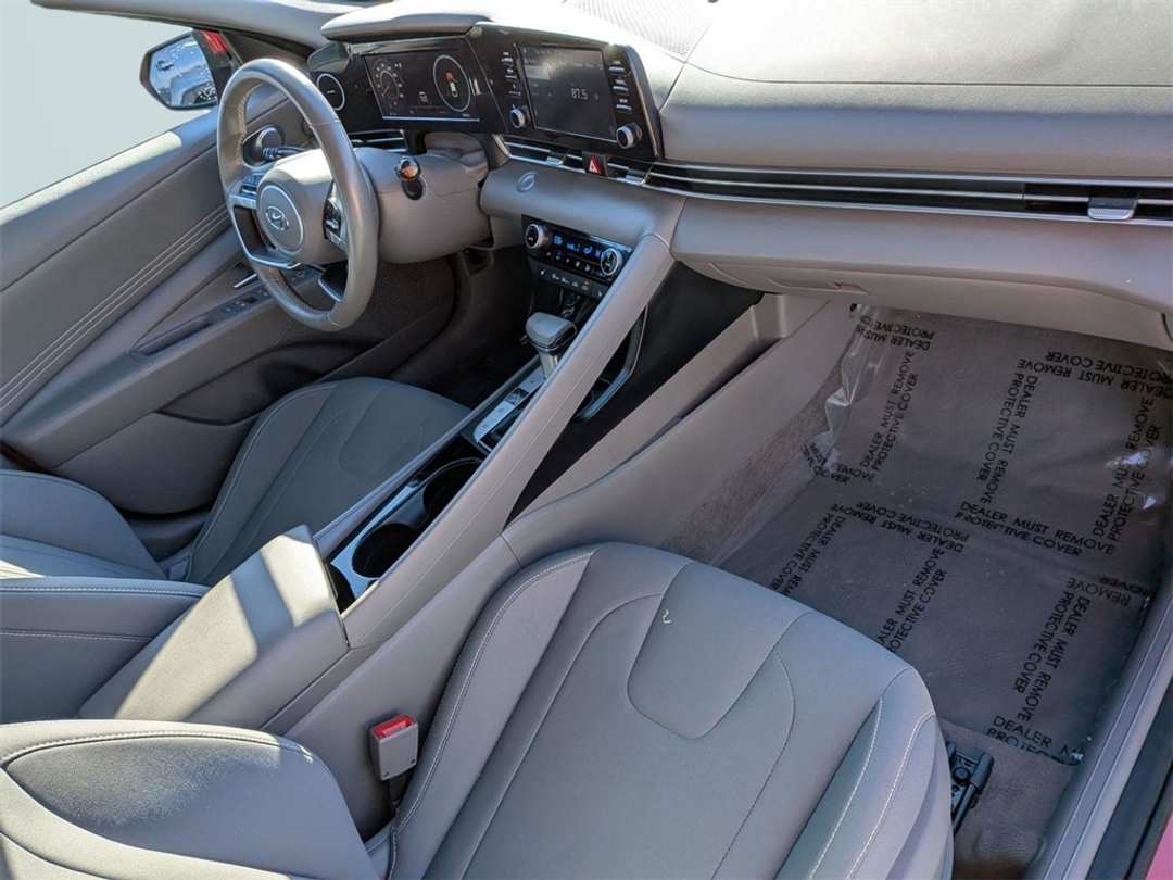 2022 Hyundai Elantra SEL - Image 30