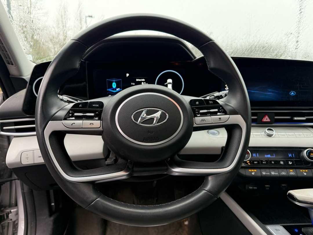 2021 Hyundai Elantra Limited - Image 10