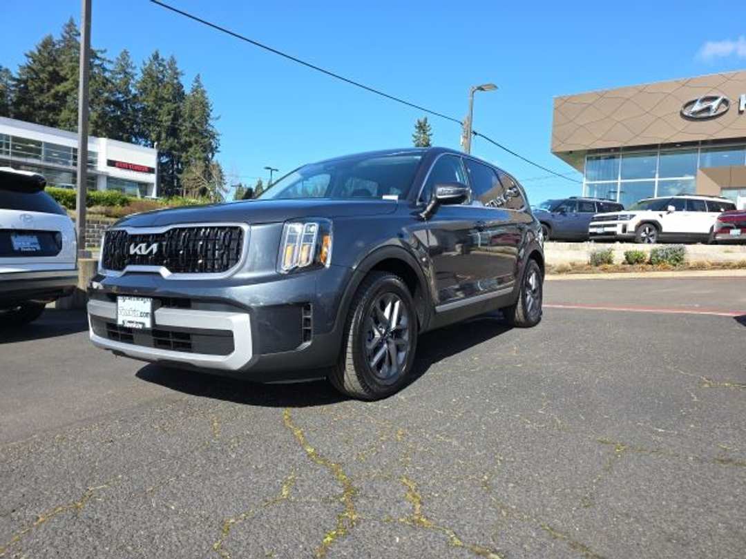 2024 Kia Telluride LX - Image 3