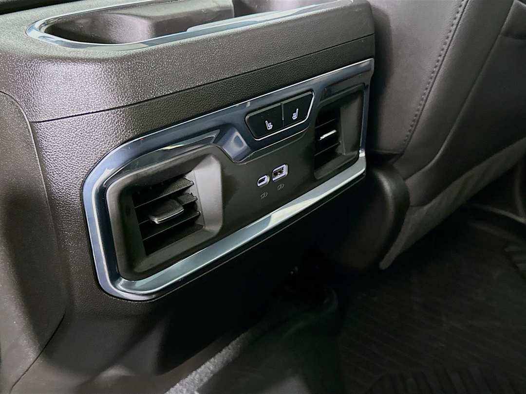 2025 Chevrolet Silverado 3500Hd LTZ - Image 28