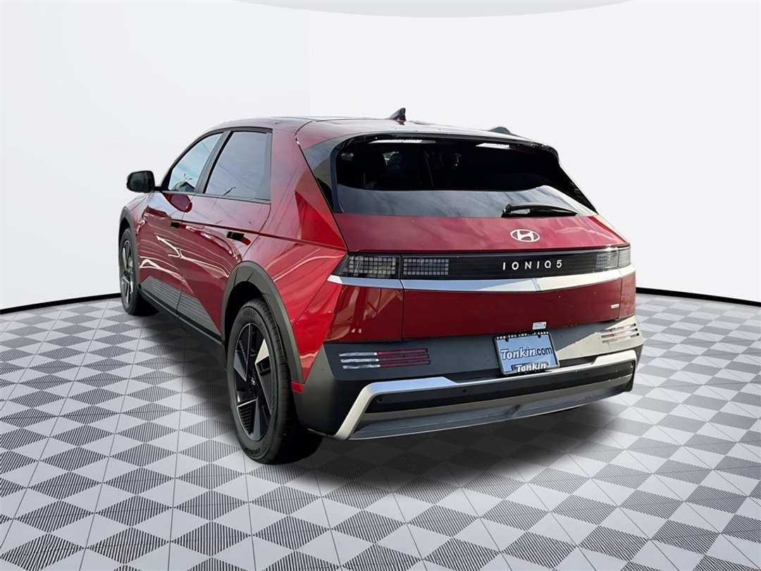 2026 Hyundai Ioniq 5 SEL - Image 5