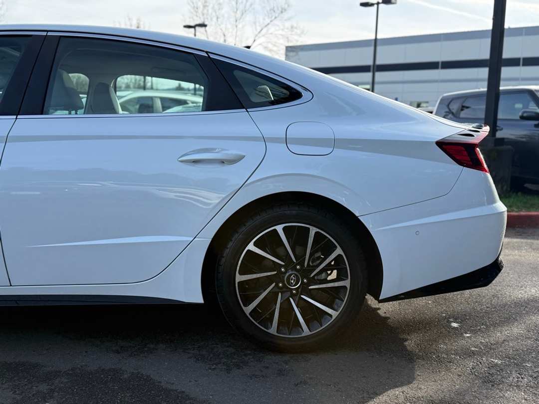 2021 Hyundai Sonata Limited - Image 9
