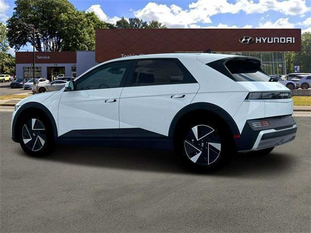 2025 Hyundai Ioniq 5 SE - Image 4