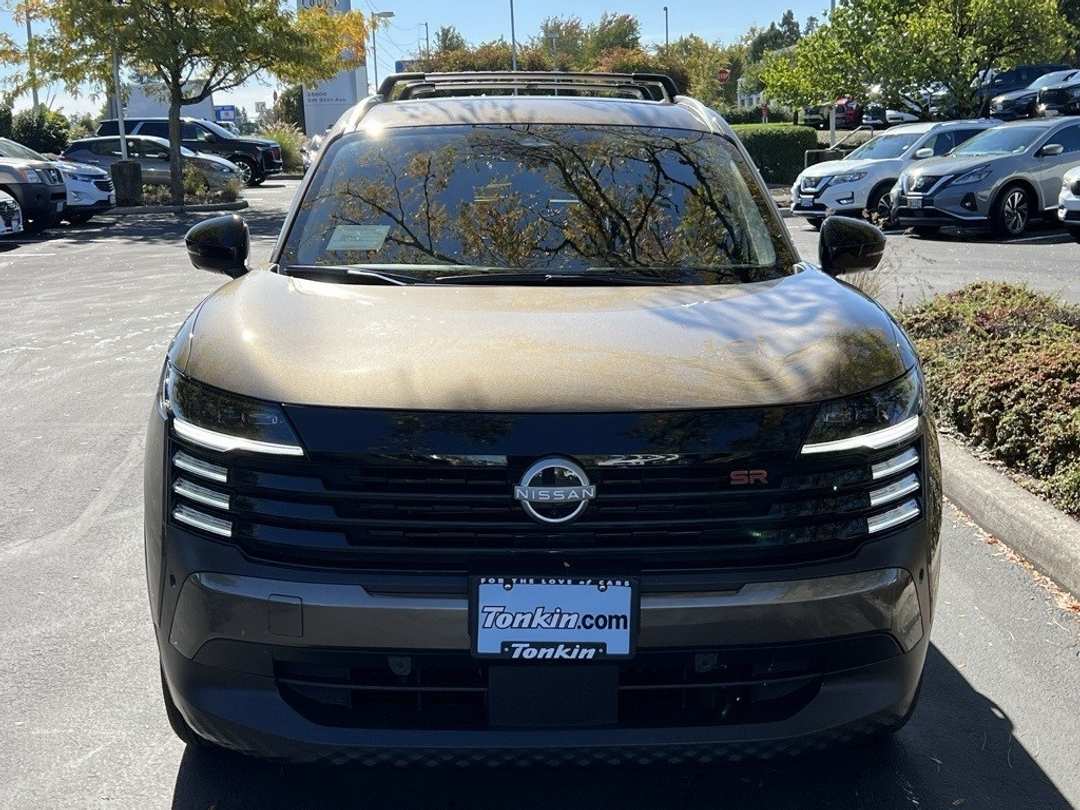 2026 Nissan Kicks SR - Image 2