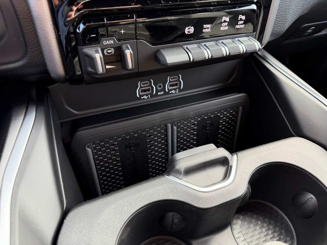 2026 Ram 3500 Big Horn - Image 25