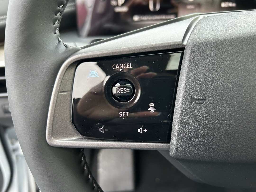 2025 Nissan Murano SL - Image 14