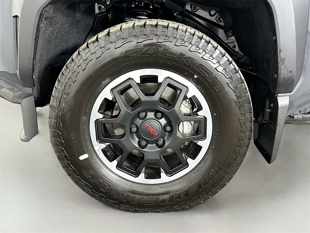 2025 Toyota Tacoma TRD Off Road - Image 32