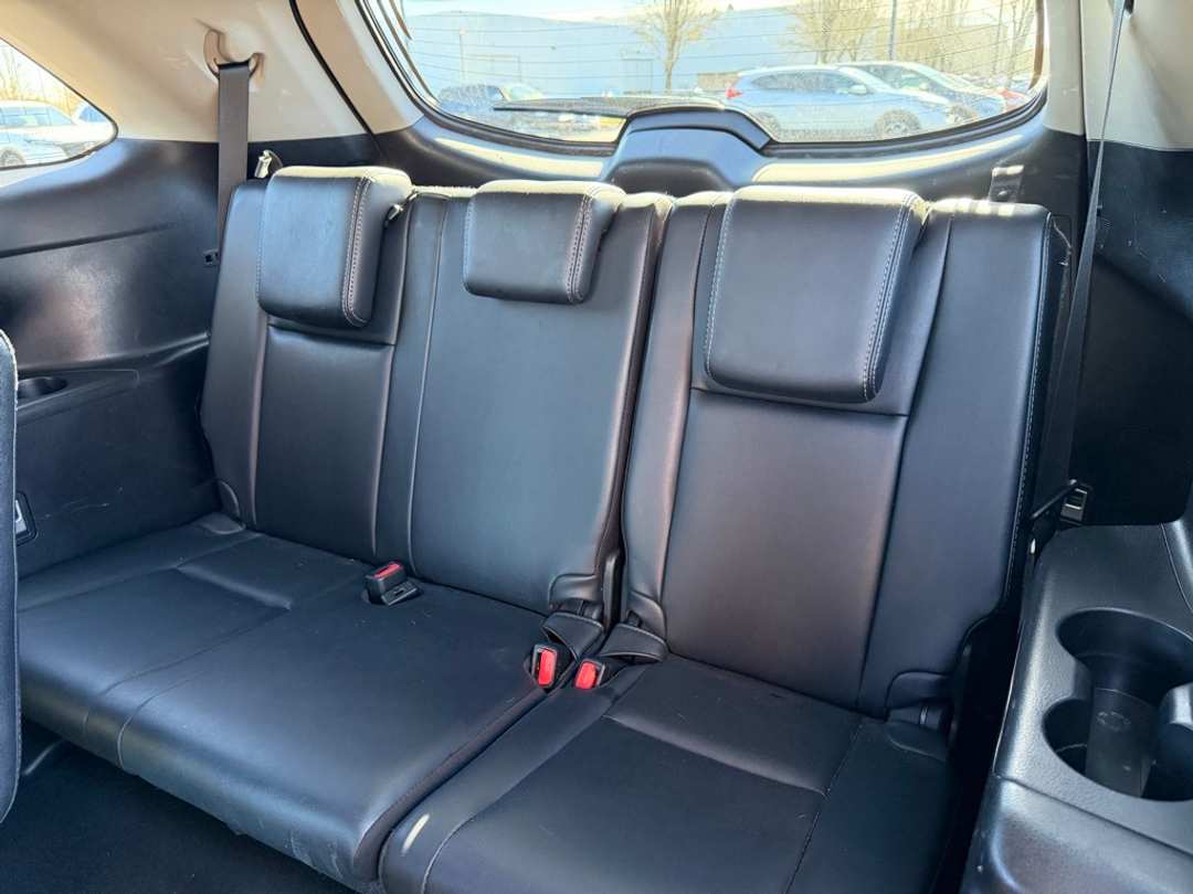 2018 Toyota Highlander SE - Image 32