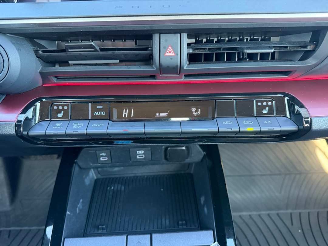 2024 Toyota Prius Prime XSE - Image 23