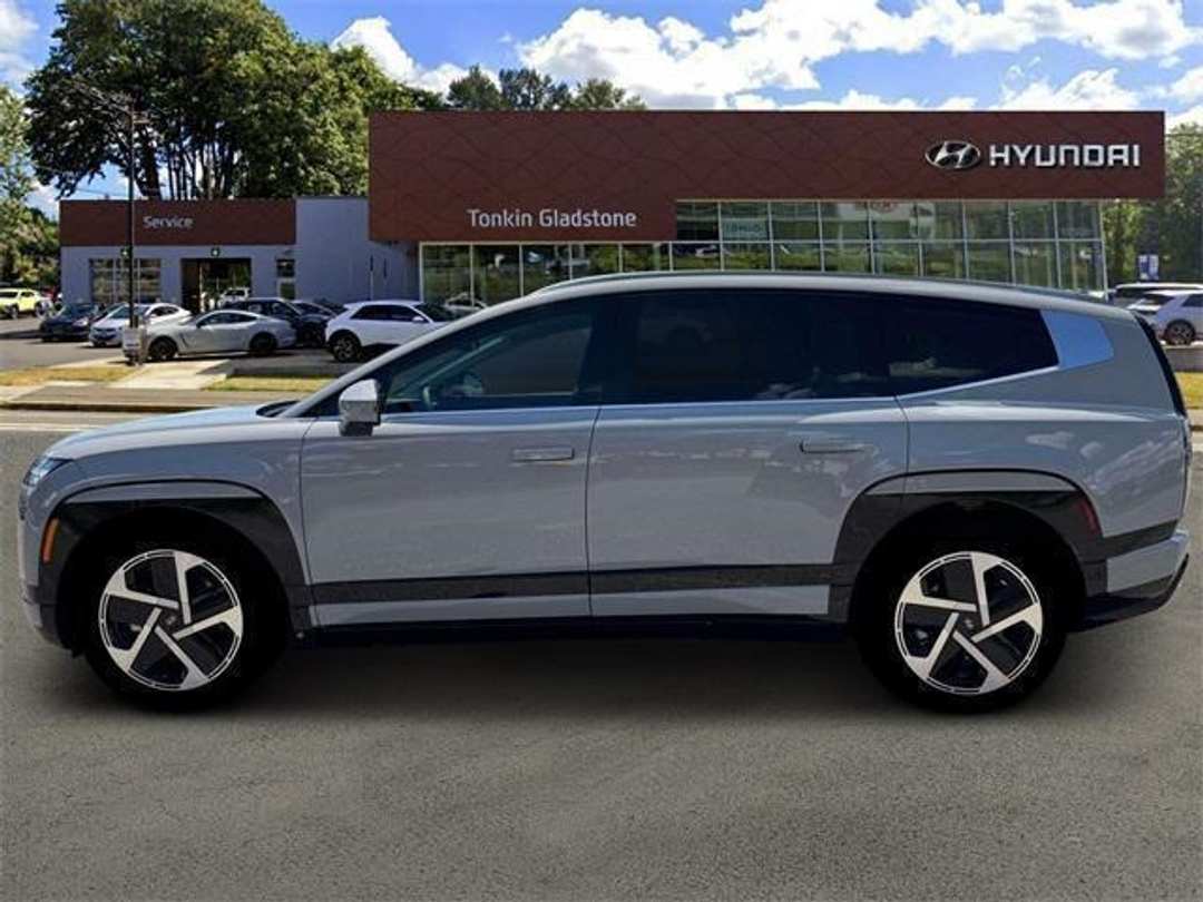 2026 Hyundai Ioniq 9 Performance Limited - Image 3