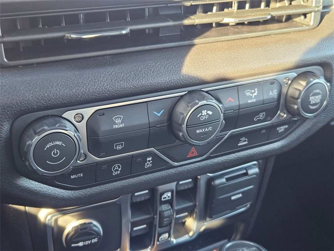 2026 Jeep Gladiator Sport - Image 23