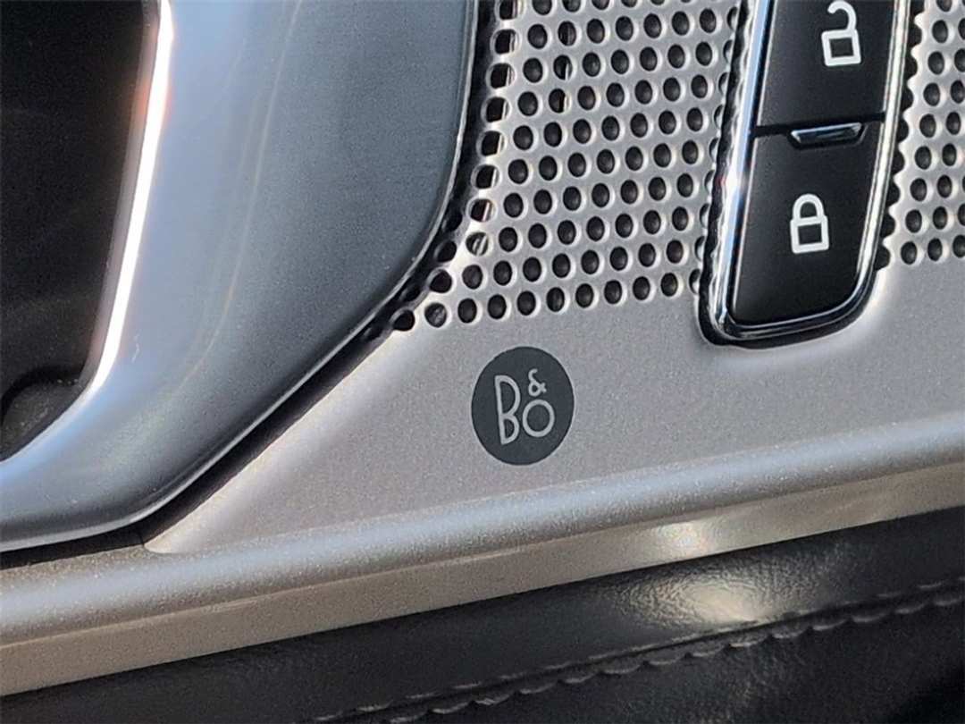 2023 Ford Explorer XLT - Image 11