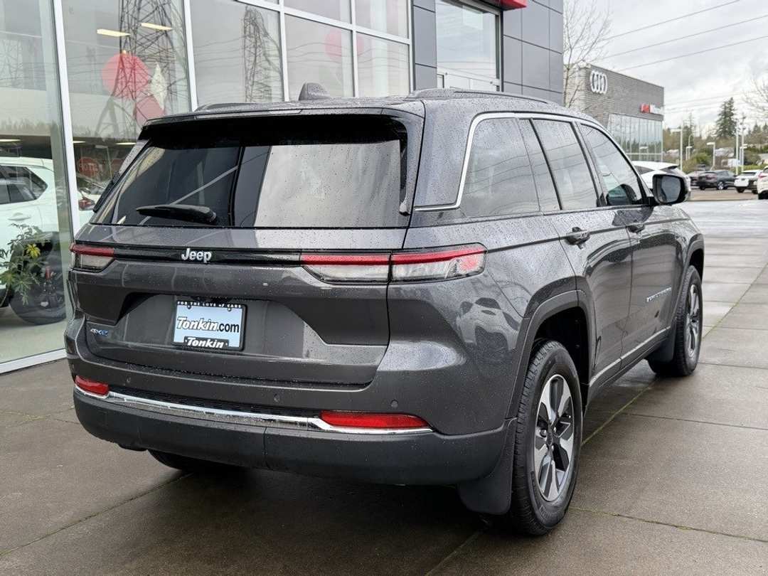 2025 Jeep Grand Cherokee 4xe - Image 7