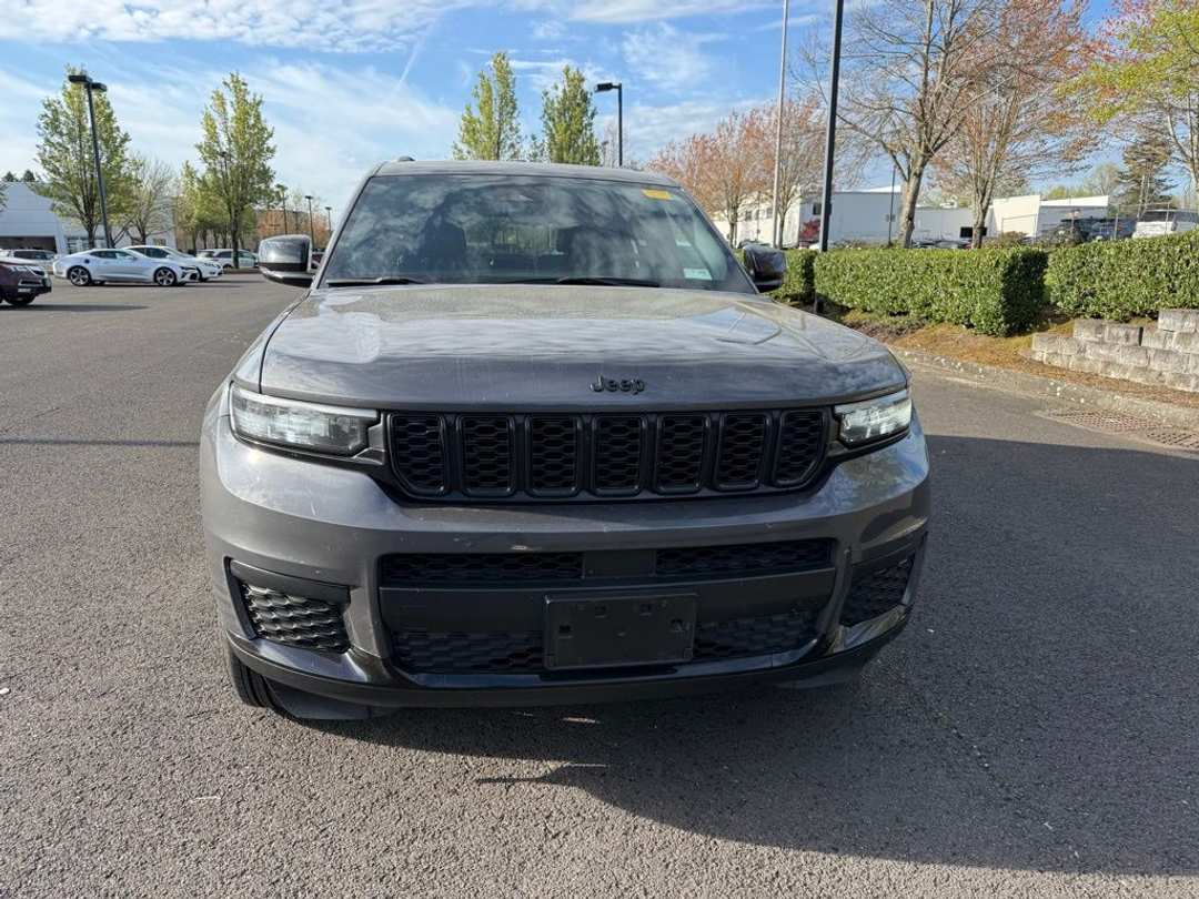 2024 Jeep Grand Cherokee L Altitude - Image 2