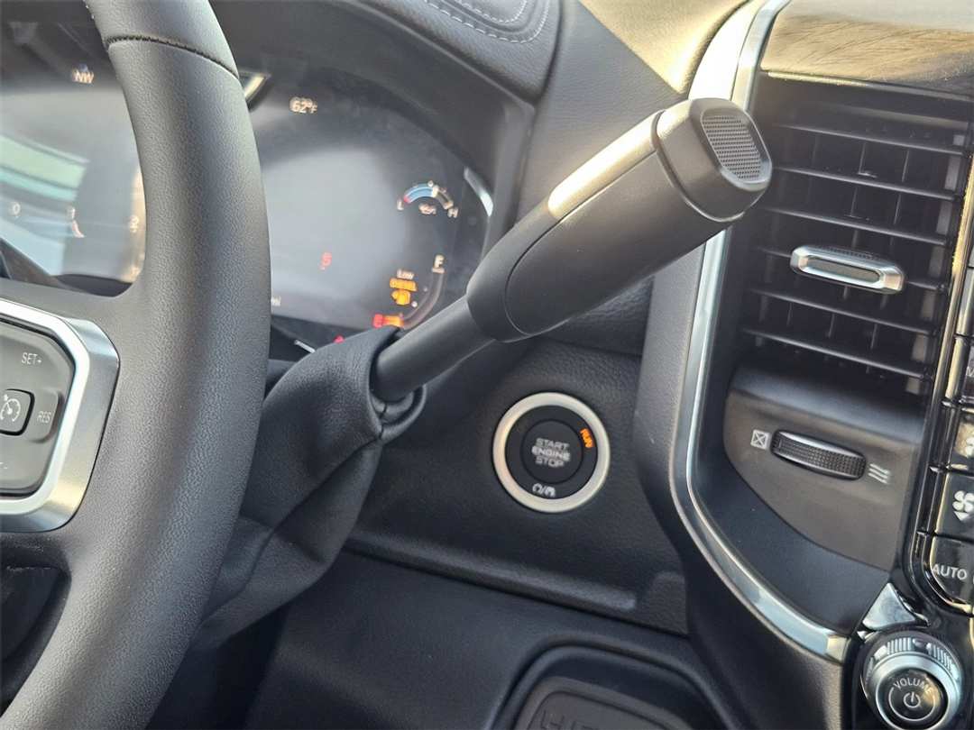 2026 Ram 2500 Laramie - Image 18