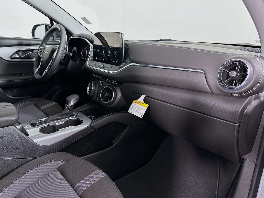 2025 Chevrolet Blazer LT - Image 30
