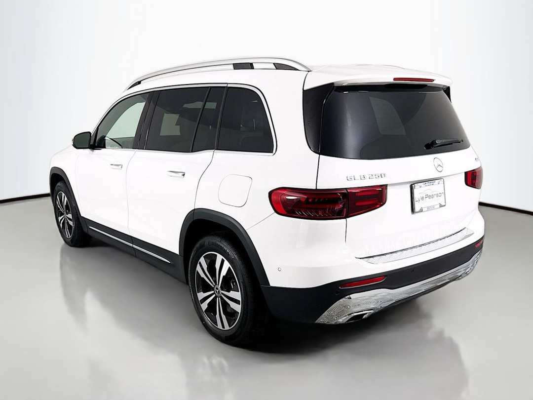 2025 Mercedes-Benz GLB GLB 250 - Image 3