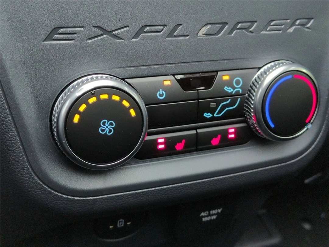 2026 Ford Explorer Platinum - Image 24