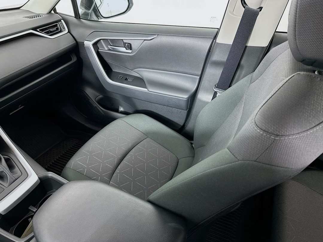 2024 Toyota Rav4 XLE - Image 23