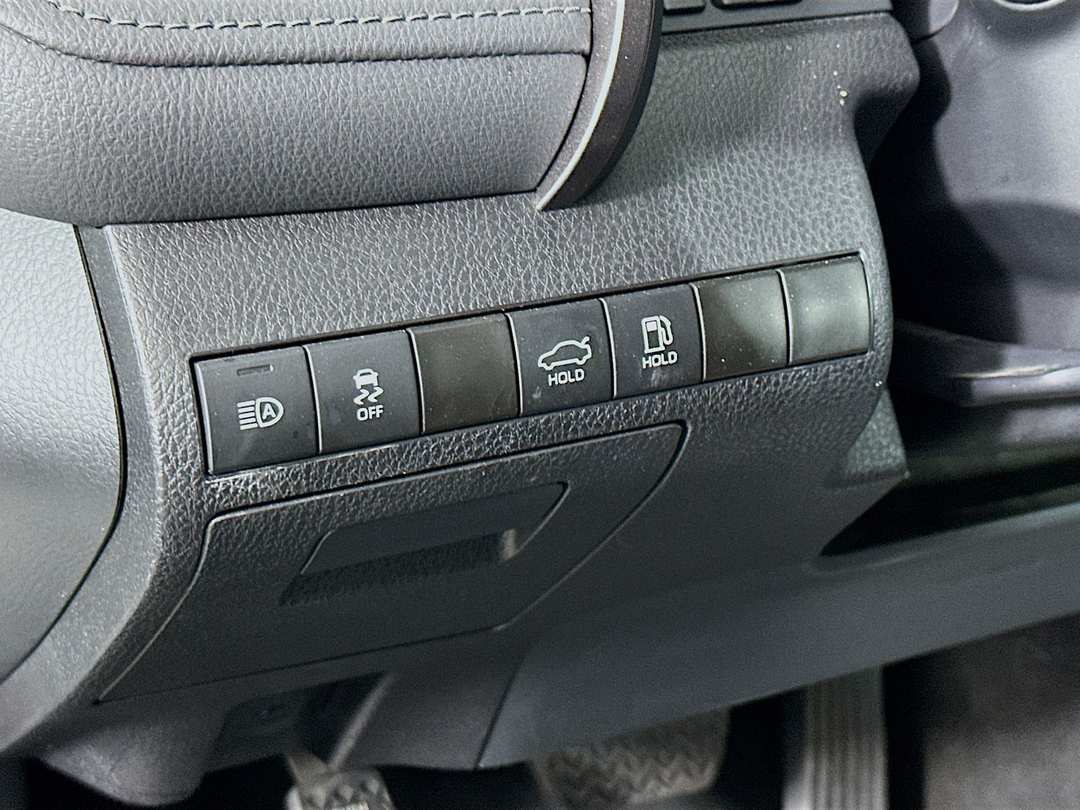 2024 Toyota Camry LE - Image 11